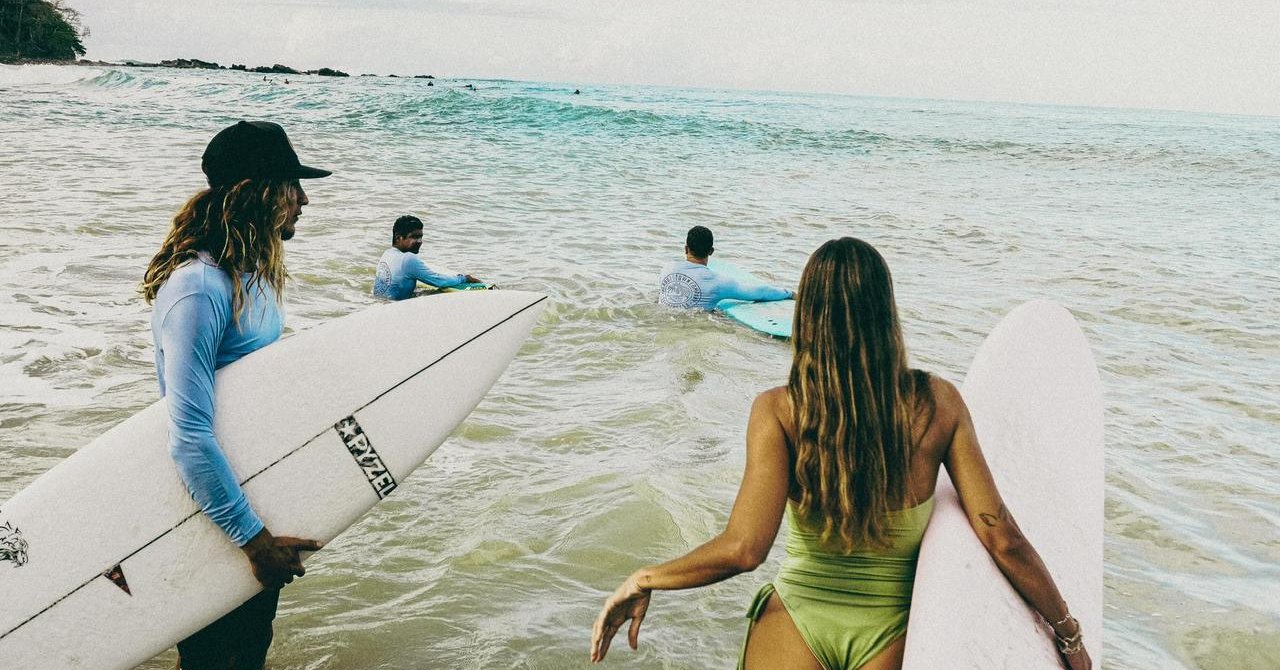 3 Semi Private Surf lessons (3 persons) - PACKAGE 